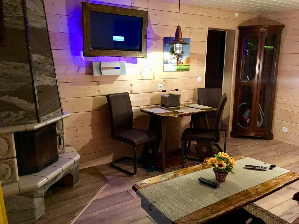 Holzhaus Trollbluemchen Am Wald Und See 네우루핀 외부 사진